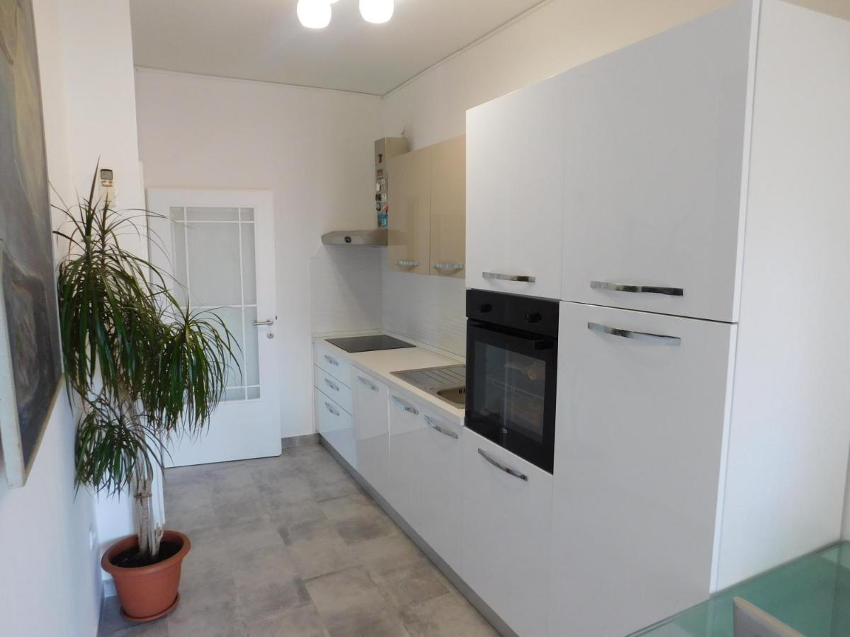 Great View Comfortable Apartment Whit Free Parking Split Kültér fotó